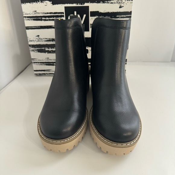 Dolce Vita Chelsea Rancher boots, size :8, black. *WILL NOT COME IN BOX. - Picture 8 of 16